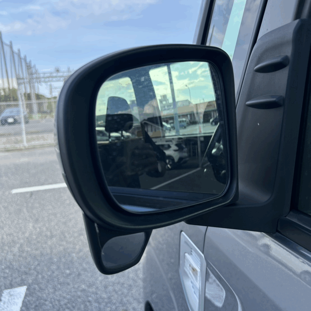 ウェイクのドアミラー