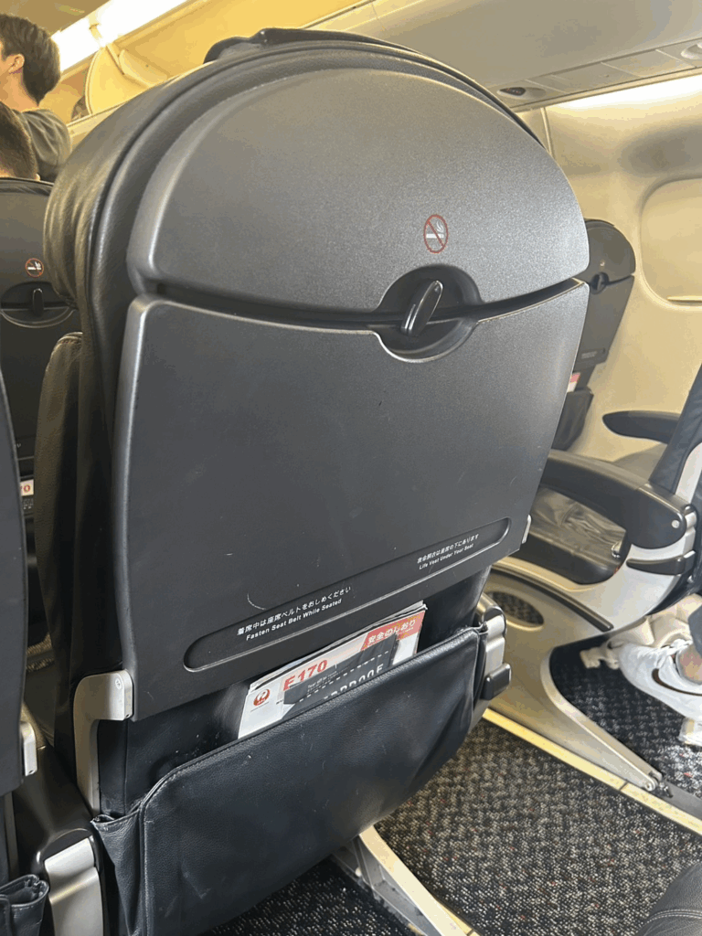 テーブルとシートポケット