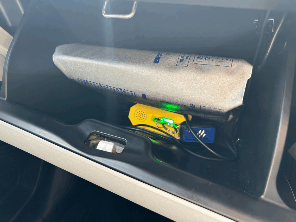 スイフトのグローブボックス