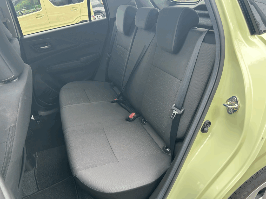 スイフトの後部座席