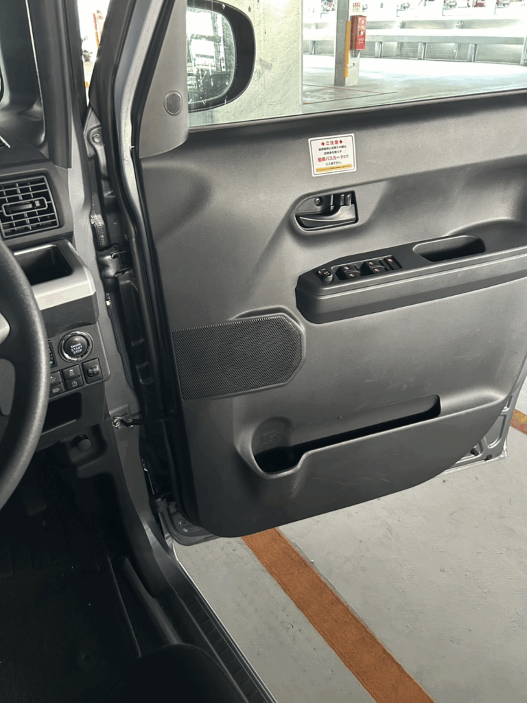 ウェイクのドアの開く角度