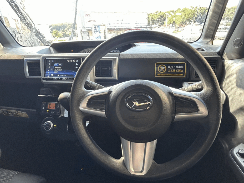 ウェイクのステアリング周り