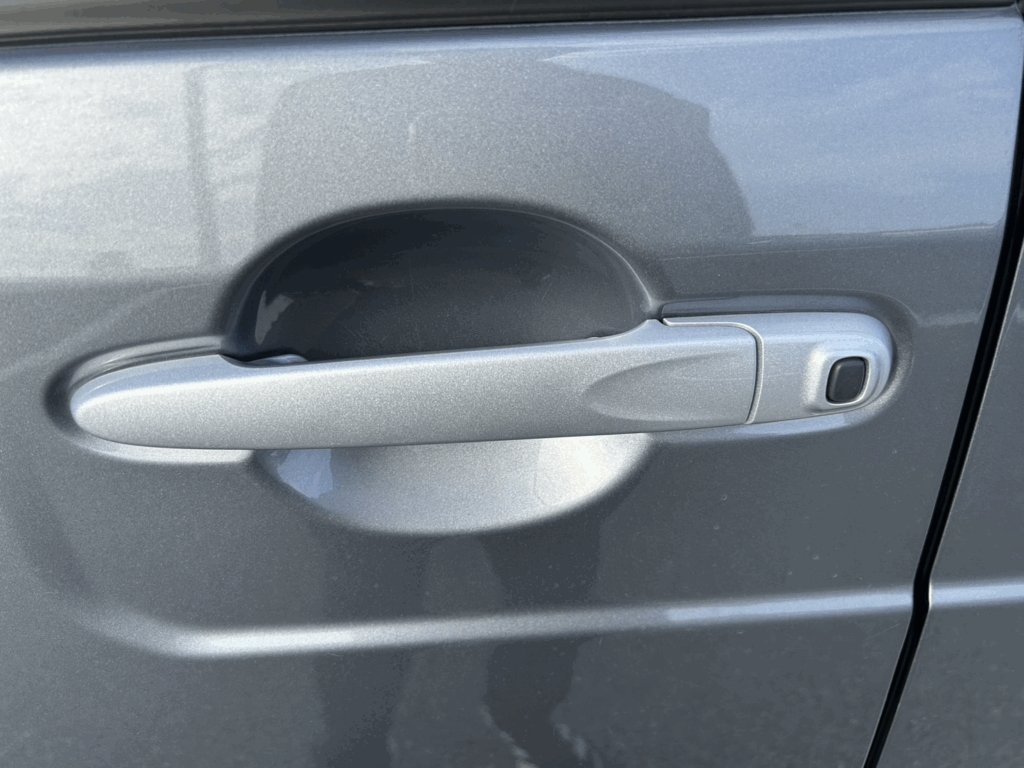 ウェイクの後部座席ドアノブ