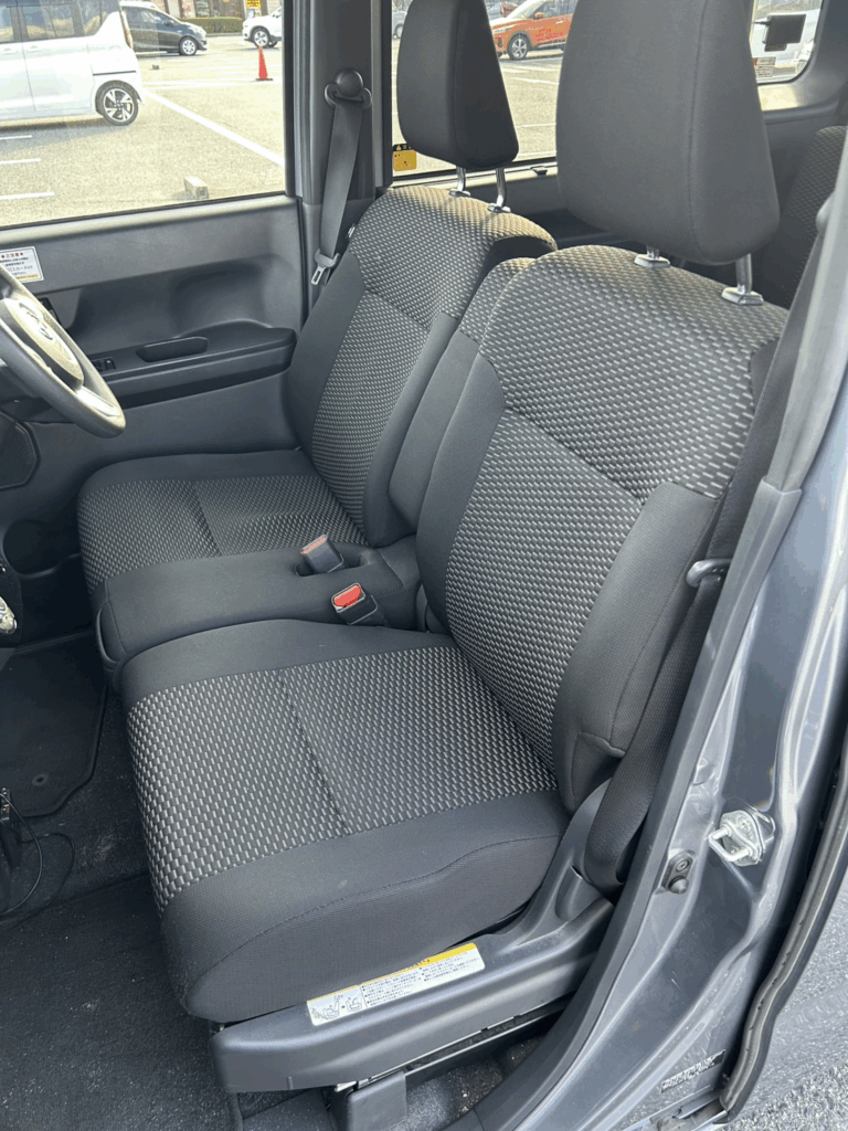 ウェイクの助手席