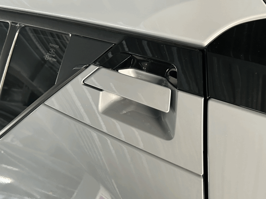 CH-Rの後席ドアノブ