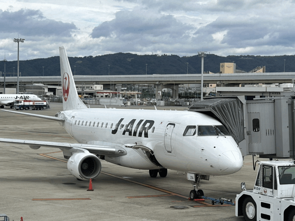 J-AIRのエンブラエル170型機