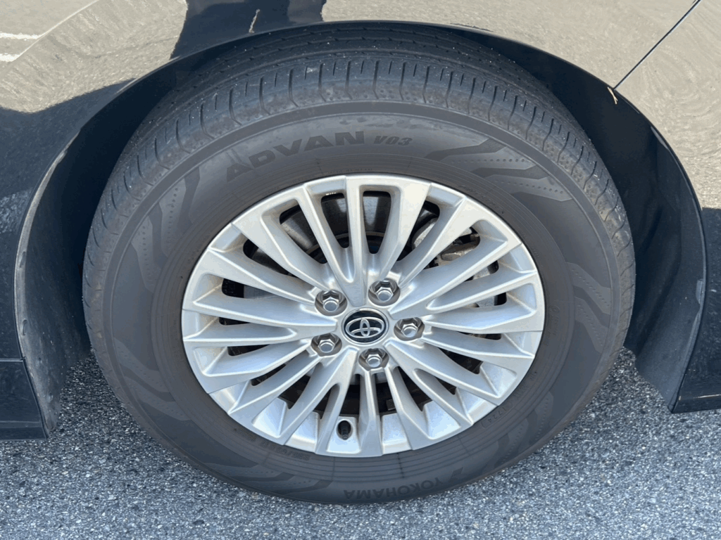 アルファードの18インチタイヤ