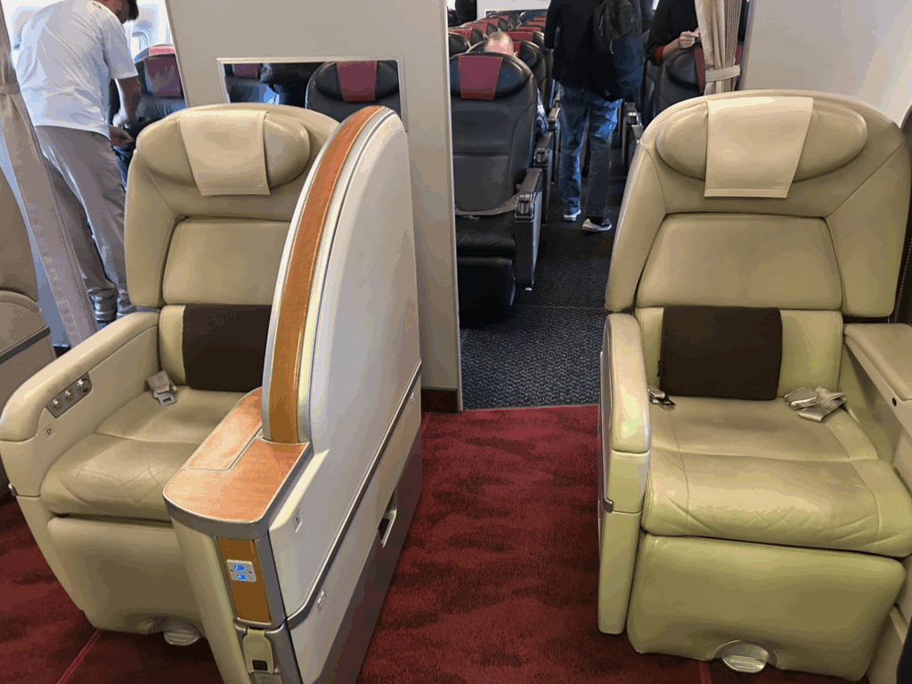 ファーストクラス座席